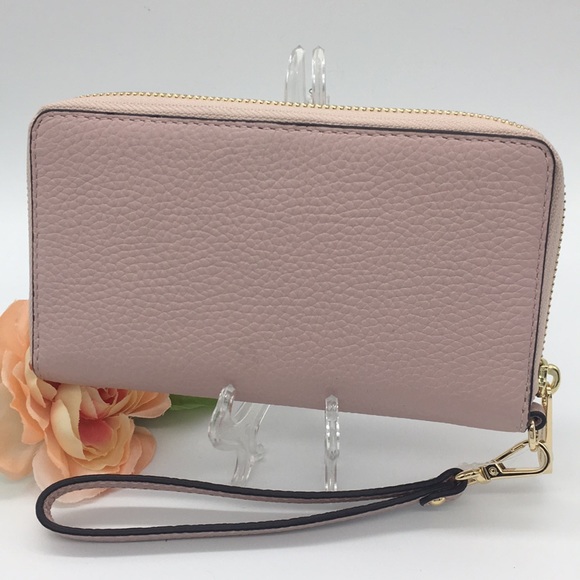 Michael Kors Jet Set Travel Lg Flat MF PHN Case - Picture 4 of 7